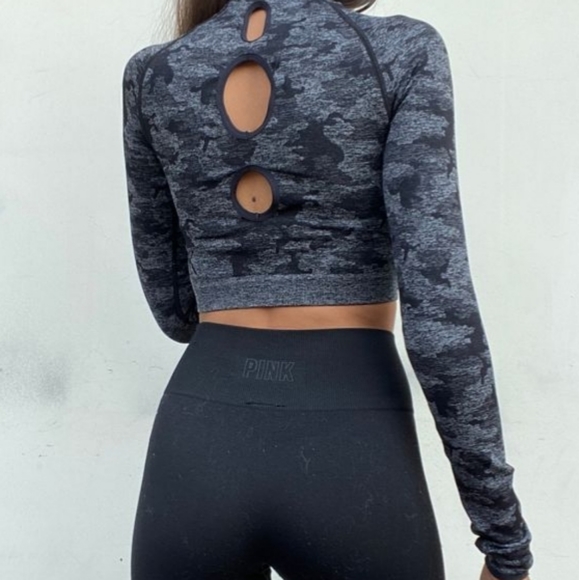 GYMSHARK adapt camo seamless long sleeve crop top - Picture 2 of 4
